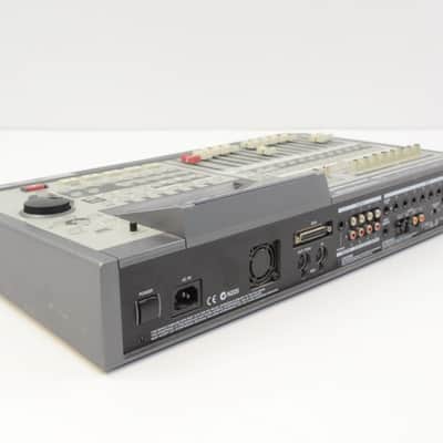 Roland VS-1824CD 24-Bit Digital Studio Workstation w/ VS8F-2