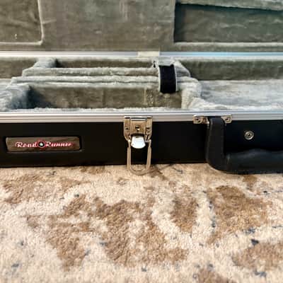 Road Runner ABS Molded Deluxe Hardshell Case for Stratocaster/Telecaster (Very-Good-Condition) image 5