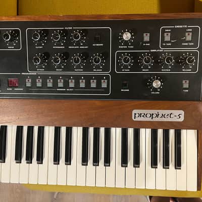 Sequential Prophet 5 Rev3  with MIDI image 6
