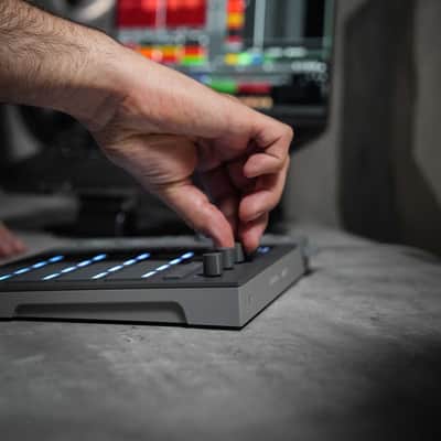 AlphaTheta SLAB MIDI Pad Controller for Serato Studio image 9