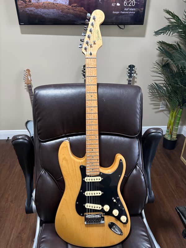 fender stratocaster 2000s - Natural Blonde image 1