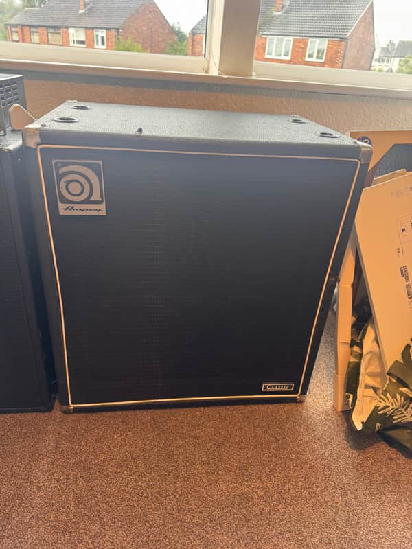 Ampeg SVT-410HE Classic Series 500-Watt 4x10" Bass Speaker Cabinet
