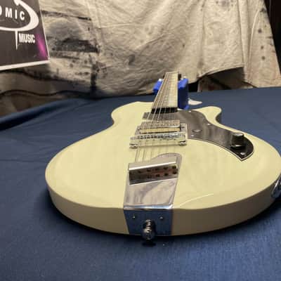 Supro Island Series Jamesport Singlecut Guitar 2016 - Antique White image 8