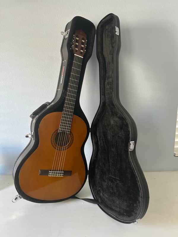 Yamaha C40 Natural with Gator Case image 1