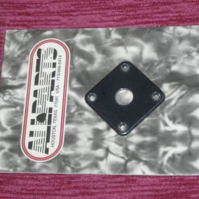 new in package Allparts AP-0633-023 Black Plastic Square Jackplate for Les Paul (this item is packaged by the manufacturer WITHOUT the screws - but I AM including screws), Allparts AP-0633-023 Black Plastic Square Jack Plate image 17
