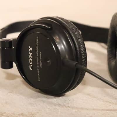 Sony MDR-V150 Studio Monitor Headphones image 3