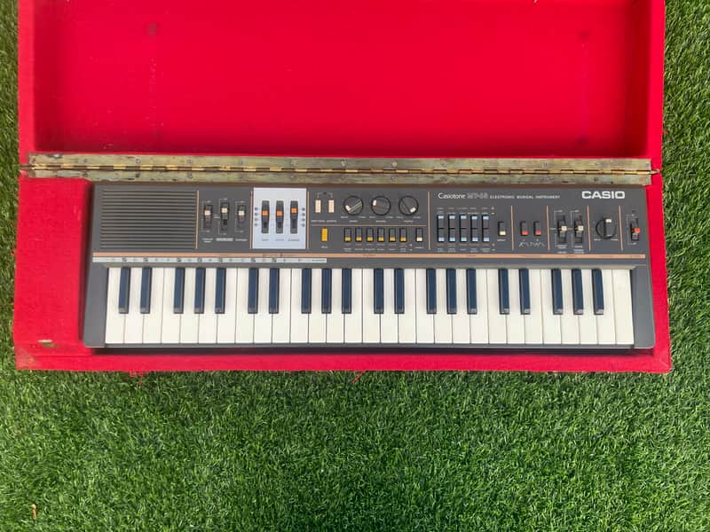 Casio MT-68 Casiotone 49-Key Synthesizer 1980s - Grey image 1