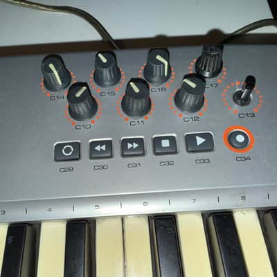 M-Audio Oxygen 49 MKI MIDI Keyboard Controller 2006 - 2009 - Silver image 6
