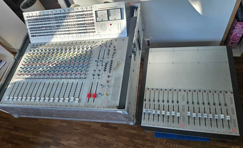 EMT A100 16:2 + 16 x Matrix bridge + 16 ch output desk image 1