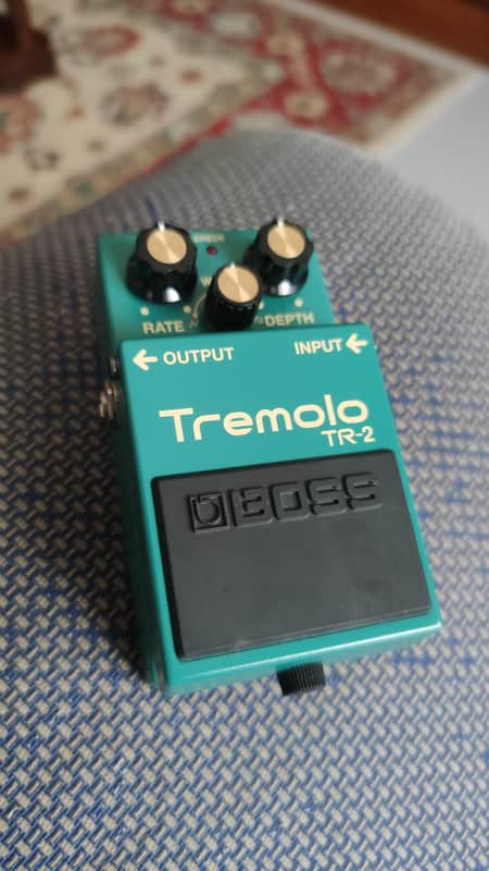 Boss TR-2 Tremolo (Silver Label) 1997 - Present - Green image 1