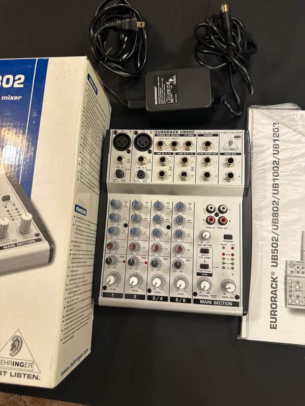 Behringer Eurorack UB802 8-Input 2-Bus Mixer