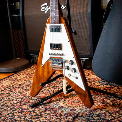Gibson Custom Shop '67 Flying V w/ Vibrola 2000 – Natural – MINT – OHSC, COA & Case Candy image 2