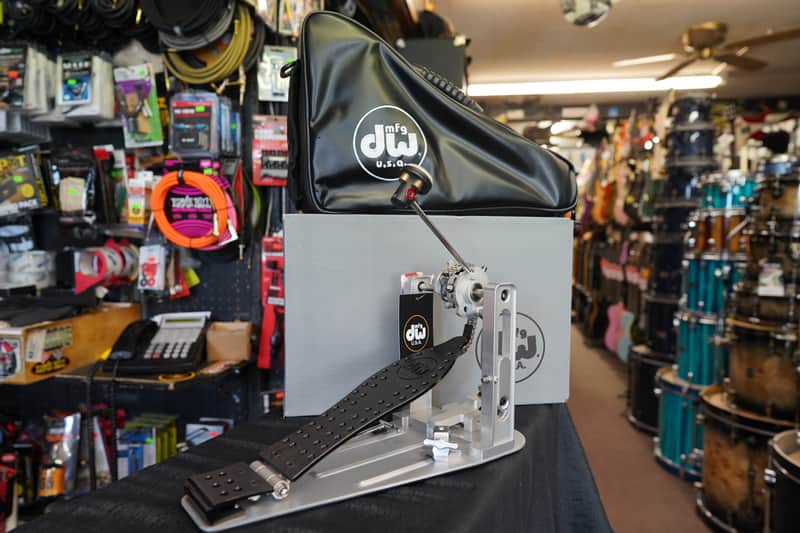 DW DWCPMCDBK - Black MFG SERIES CHAIN SINGLE BASS DRUM PEDAL (2023) image 1