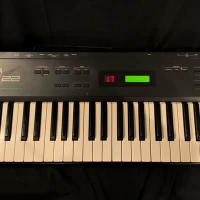 Yamaha SY22 Dynamic Vector Synthesizer - Vintage Digital Multitimbral Polyphonic Synthesizer