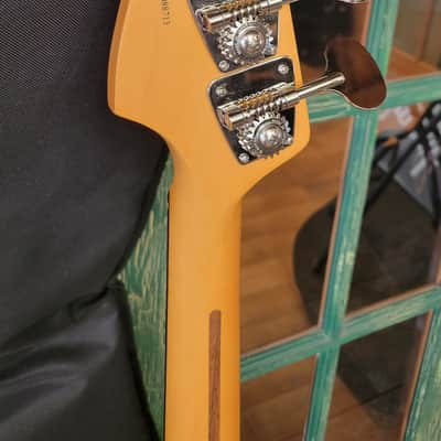 2025 Fender American Professional Classic Jazz Bass in Firemist Gold wDeluxe Bag image 11