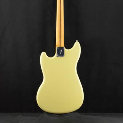 Fender Player II Mustang Bass PJ Hialeah Yellow Rosewood Fingerboard image 8