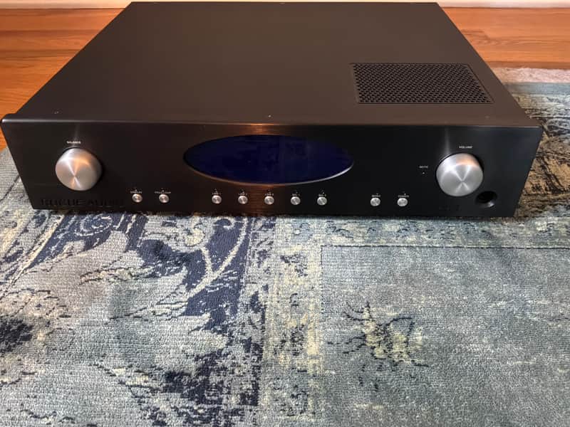Rogue RP-7 Tube Preamplifier