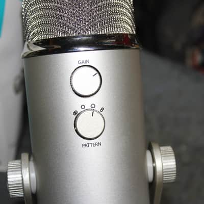 Yeti Blue/USB Mic with Stand and Box, Paperwork image 4