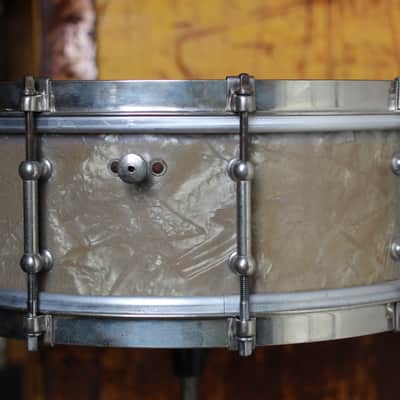 1930's Ludwig 'Professional Model' Snare Drum 5"x14" in Lavender Pearl image 5