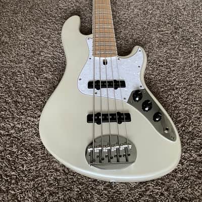 2025 Lakland Skyline DJ-5 Darryl Jones Bass / 5-String / Maple Fretboard / Olympic White Pearl image 3