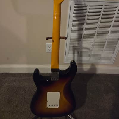 Fender American Vintage II '61 Stratocaster 2022 - Present - 3-Color Sunburst image 2
