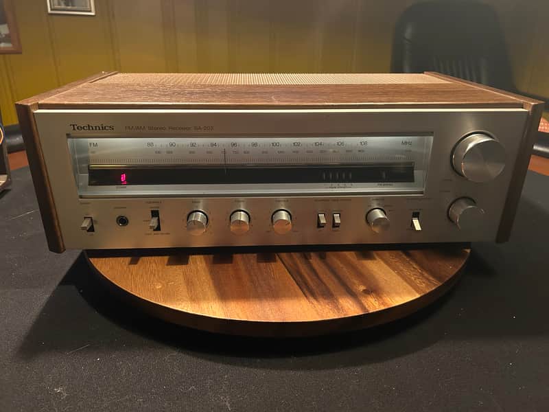 Technics SA-202 ~30w Per Channel (1980) ~Recapped/ Sounds Beautiful w/ Fresh Set Of Lamps~ NM+