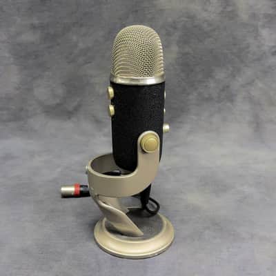 Blue Yeti Pro USB/XLR Condenser Microphone with Stand & Dual XLR Breakout Cable image 7