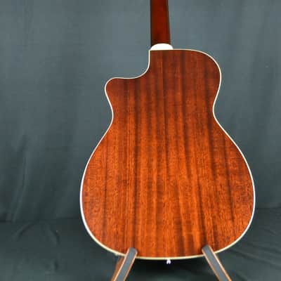 Guild OM-140CE ORCHESTRA ACOUSTIC ELECTRIC WITH SOFT CASE - Antique Burst image 9