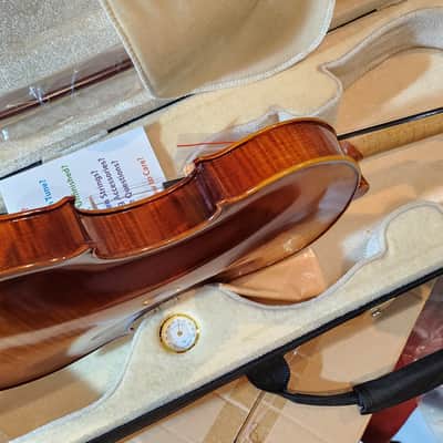 Cecilio 4/4 Advanced to Professional Level Violin Featuring Aged 7 Years+ Select Solid Spruce Top Highly Flamed One-Piece Maple Back and Sides, Real Ebony Components, Brazilwood Bows, Hand-Rubbed... image 12