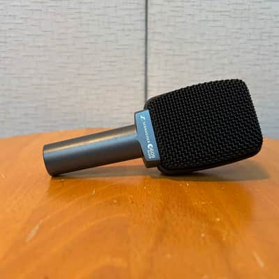 Sennheiser e609 Silver Supercardioid Dynamic Microphone 1998 - Present - Dark Gray image 9