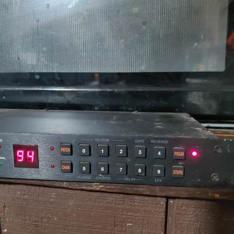 Vintage Alesis Midiverb II: Save $8.67