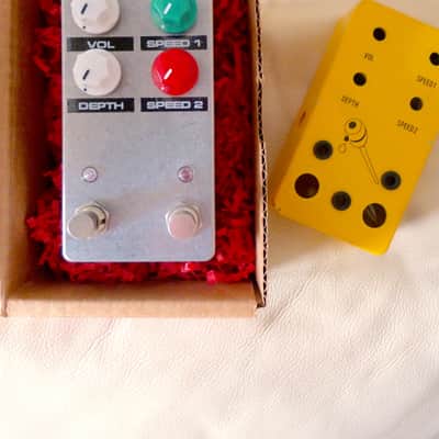 JHS Honey Comb Deluxe. Rare! image 3