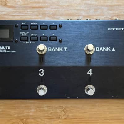 Boss ES-8 Effects Switching System | Reverb