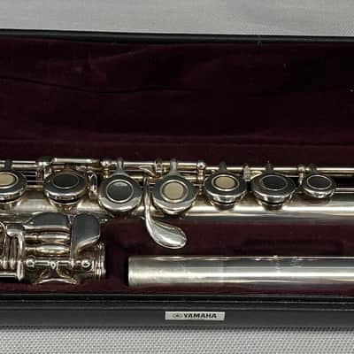 Yamaha YFL-371 Intermediate Flute - Solid Silver Headjoint, Open Hole, Off-set G, B Footjoint w/ Case image 14