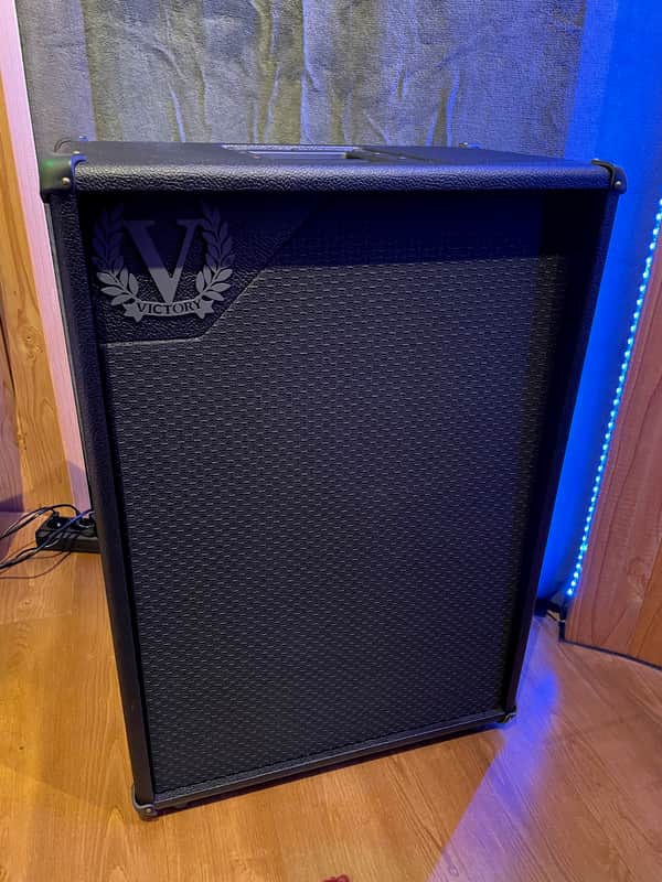 Victory V212-VV Black 2x12" Celestion V30 UK 2000 !! image 1