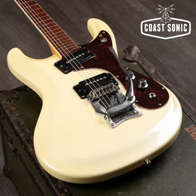 1993 Mosrite USA V-65 The Ventures Model '65 Reissue w/ Vibramute, original Tags & case image 5
