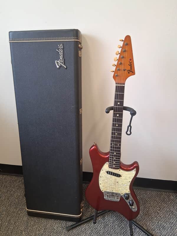 Fender Arrow Guitar with Hardcase image 1