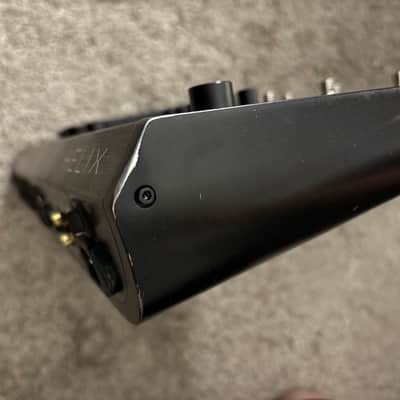 Line 6 Helix Multi-Effects Guitar Pedal & bag image 8