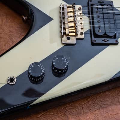Kramer Vanguard 1981 - Chevron graphic image 6