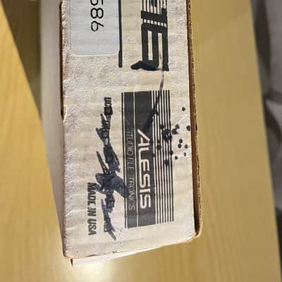 Alesis SR-16 16-Bit Stereo Drum Machine with Original Box, Power Supply & Manual image 10