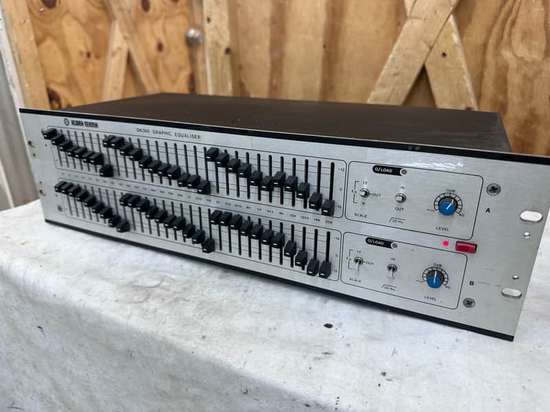 Immagine Klark Teknik DN360 2-Channel 31 Band Graphic Equalizer - Tested & Working #4705 - 1