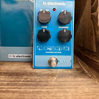 TC Electronic Fluorescence Shimmer Reverb | Reverb TC Electronic Fluorescence Shimmer Reverb | Reverb