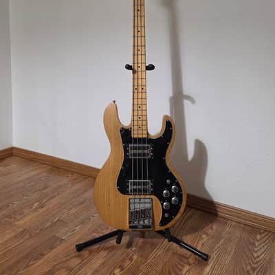 Peavey T-40 Bass Guitar image 1