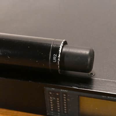 Shure UR4S+ Wireless Receiver with one UR2/SM58 Handheld Mic - G1 Band CG01Z1M image 7