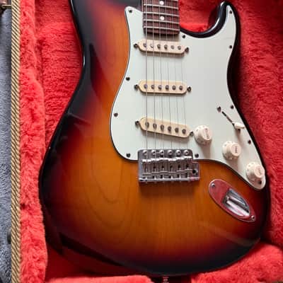 Fender Bonnie Raitt US Signature Stratocaster 1995 - 2002 - 3-Color Sunburst image 1