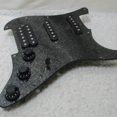 Loaded Stratocaster Neck with Mounting Plate and Screws image 2