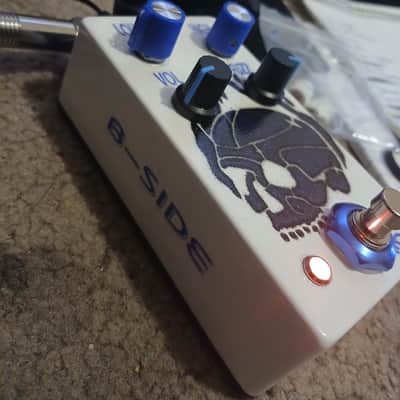 PigStompPedals "DTF clone" PedalPCB - B-Side Fuzz - Burning Skull image 4