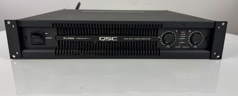 QSC PL380 Powerlight 3 Series Lightweight Rack-Mounted Power Amp