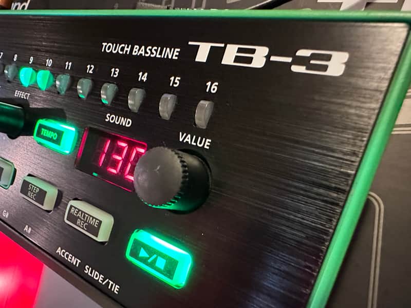 Roland AIRA TB-3 Touch Bassline Synthesizer | Reverb Canada