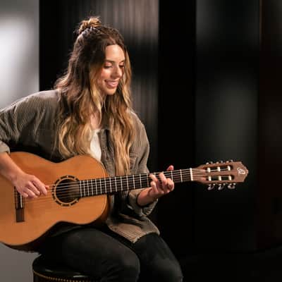 Ortega R122-3/4 Family Series Cedar Top Mahogany Neck 3/4-Size Nylon 6-String Classical Acoustic Guitar w/Gig Bag image 16